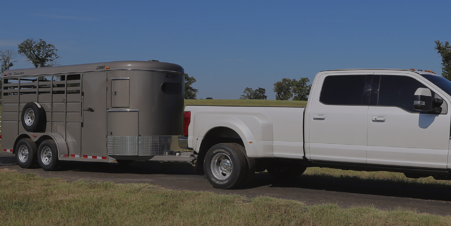 Southwinds Rentals Horse and Livestock trailers for rent